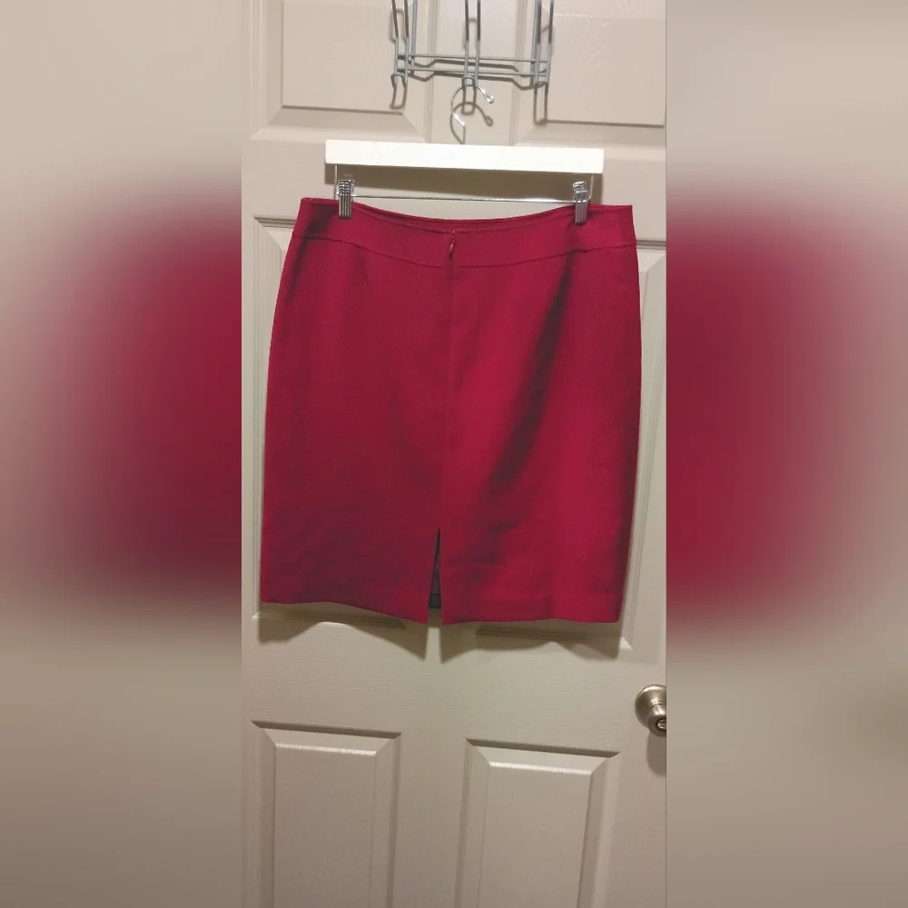 Tahari Red Polyester blend vibrant Red pencil skirt plus size 16